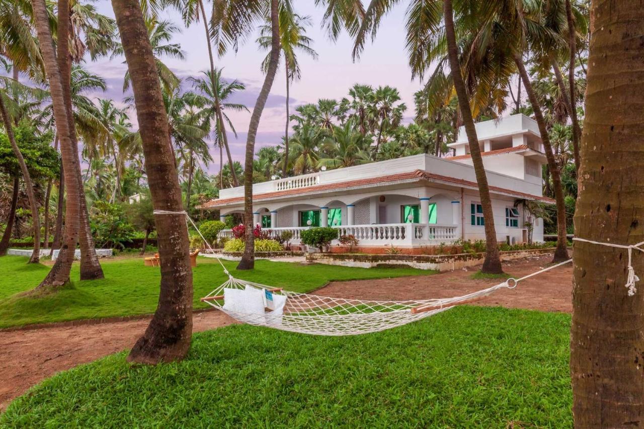 Stayvista'S Villa Bharat - Beachfront Serenity With A Spacious Lawn Mumbai Exterior photo