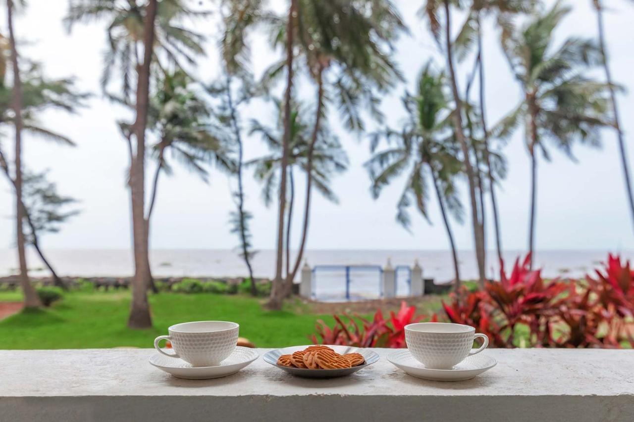 Stayvista'S Villa Bharat - Beachfront Serenity With A Spacious Lawn Mumbai Exterior photo